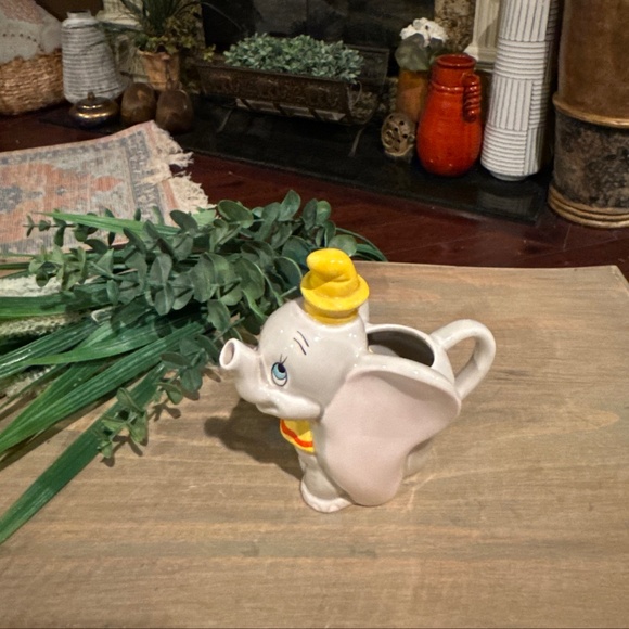 Vintage 1990s Walt Disney DUMBO Ceramic Pitcher Water /Milk Teapot - Picture 1 of 7